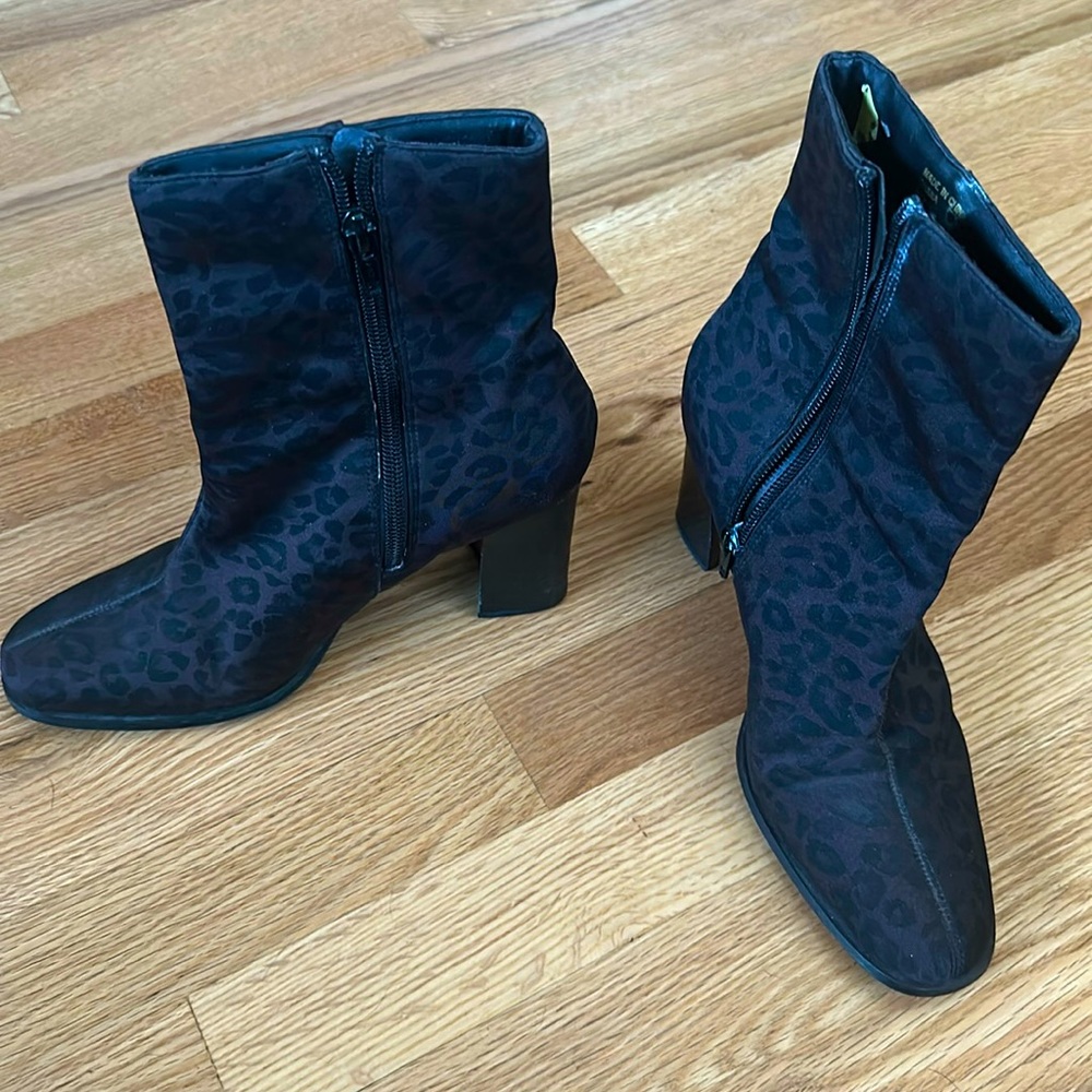 Karen Scott cheetah print booties